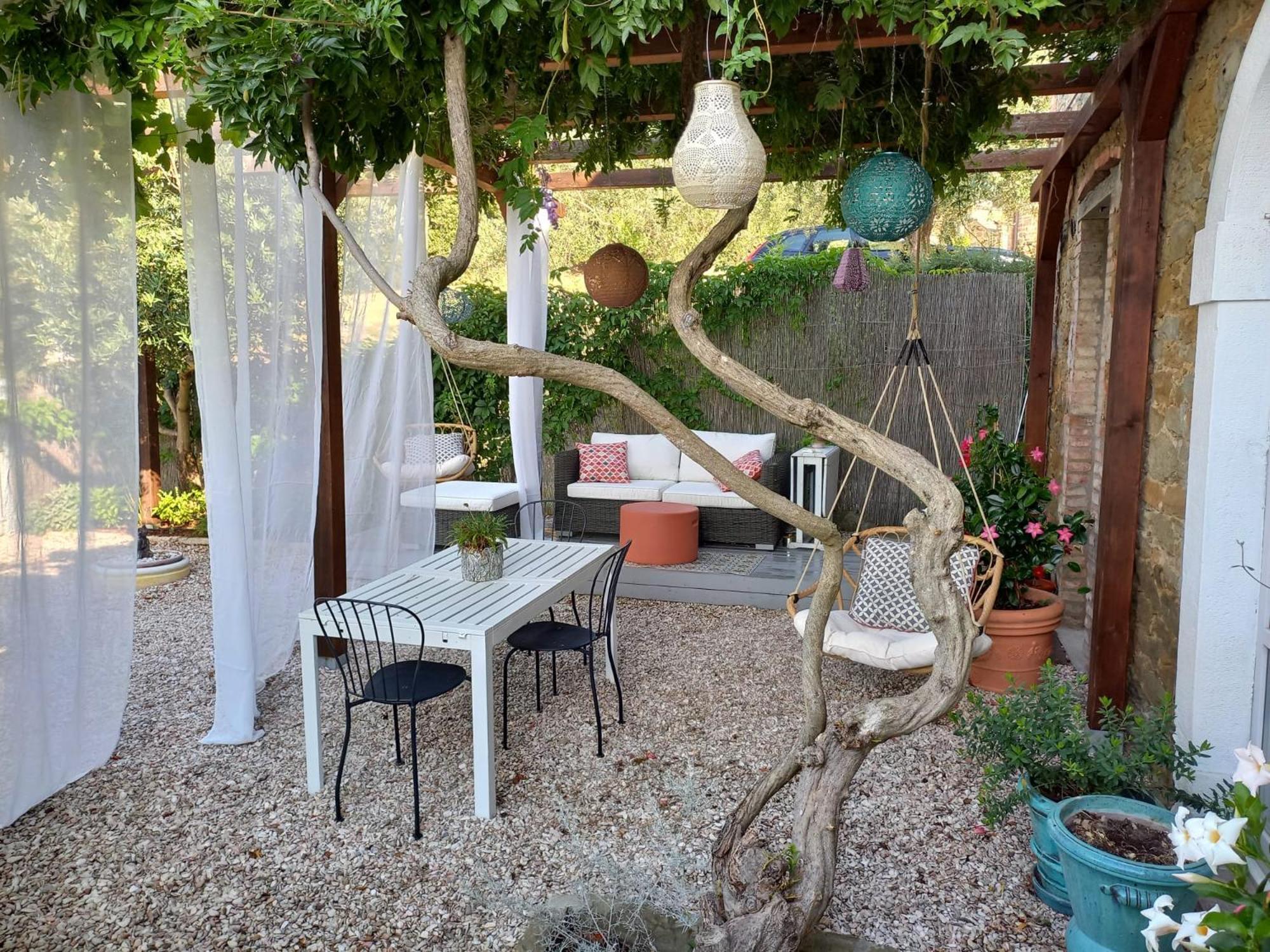 Private Stone Cottage With Starlink & Lake View Tuoro sul Trasimeno Exterior photo
