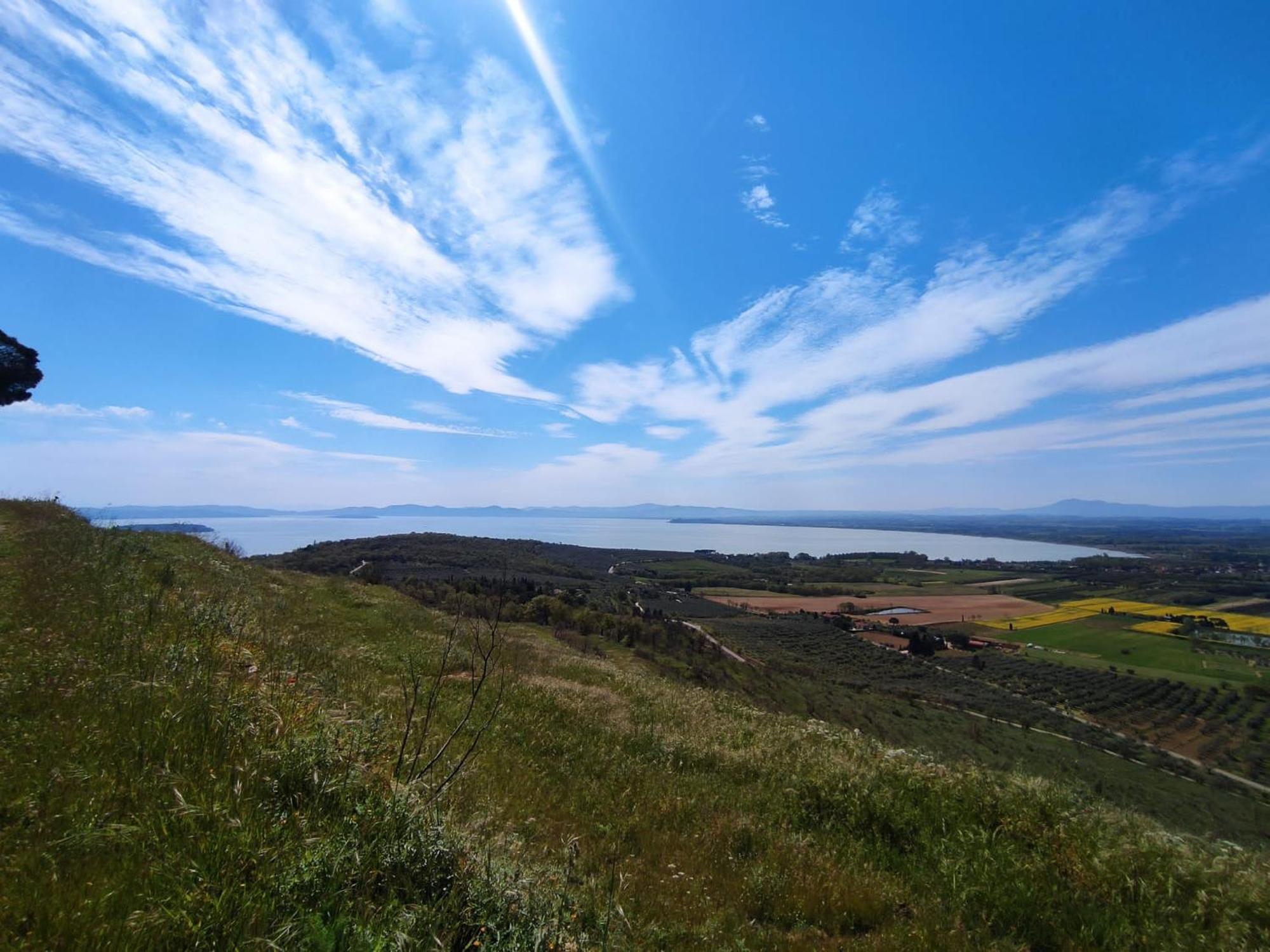 Private Stone Cottage With Starlink & Lake View Tuoro sul Trasimeno Exterior photo