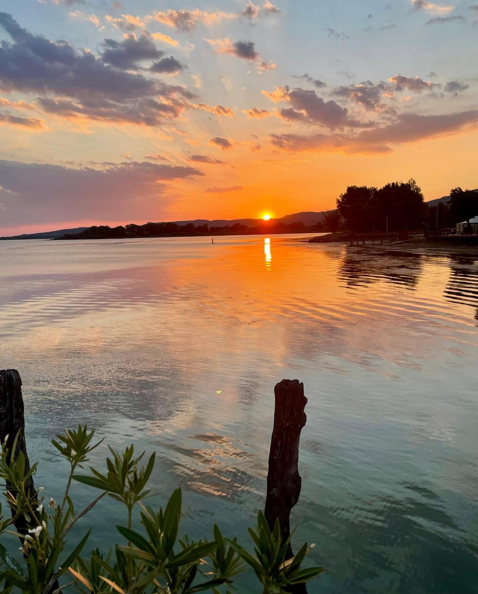 Private Stone Cottage With Starlink & Lake View Tuoro sul Trasimeno Exterior photo