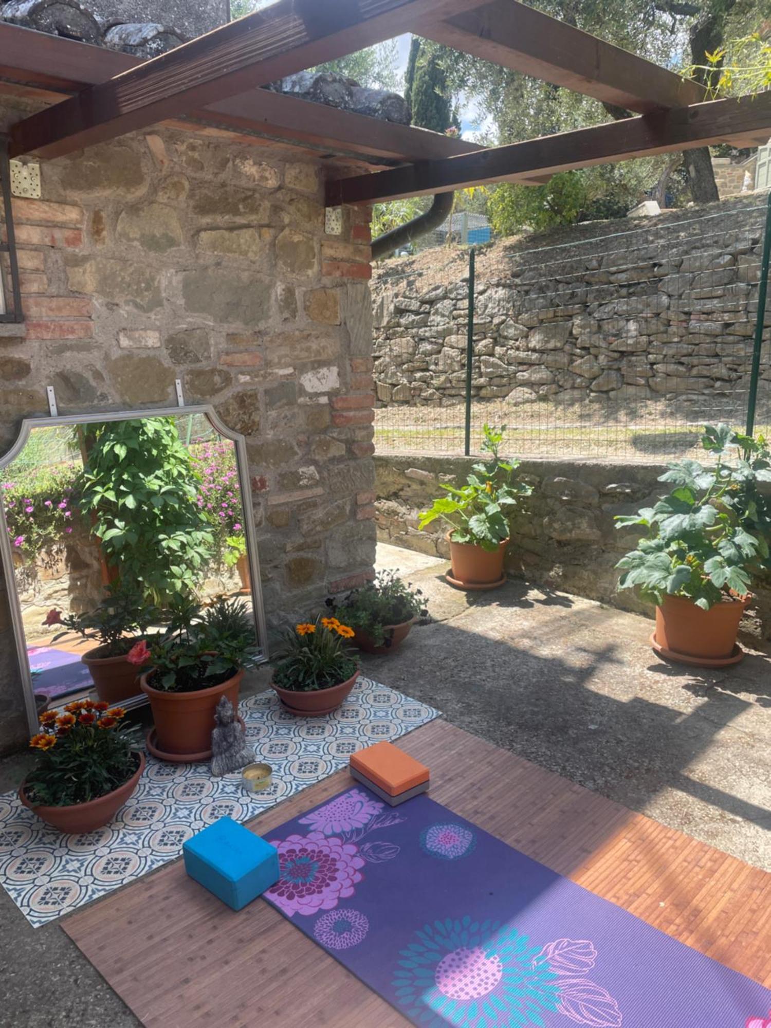 Private Stone Cottage With Starlink & Lake View Tuoro sul Trasimeno Exterior photo